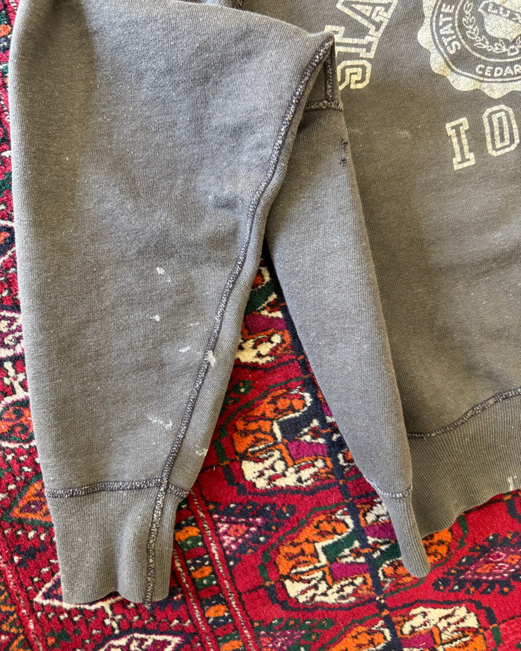 Vintage 1950s Iowa State College faded black sweatshirt