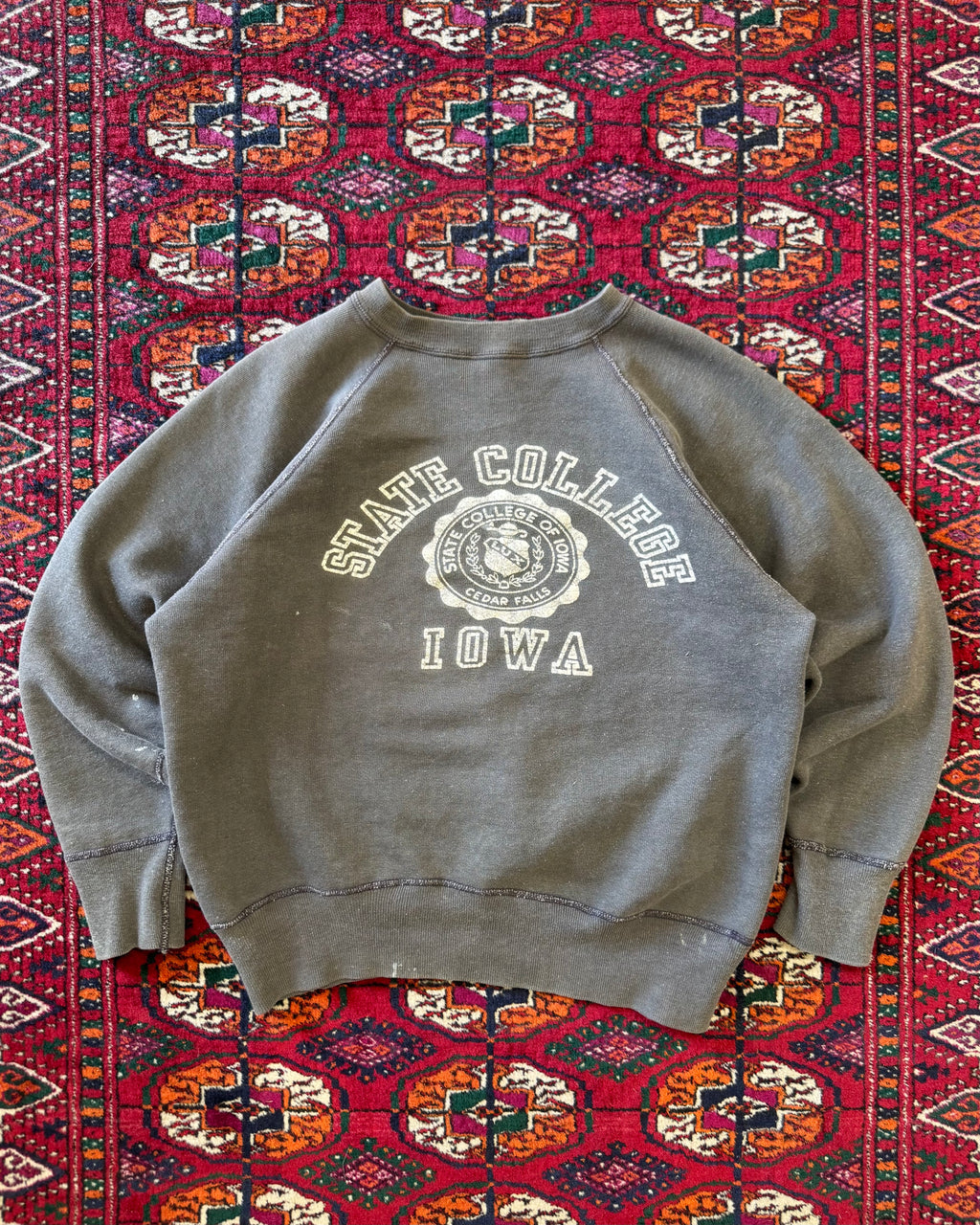 Vintage 1950s Iowa State College faded black sweatshirt
