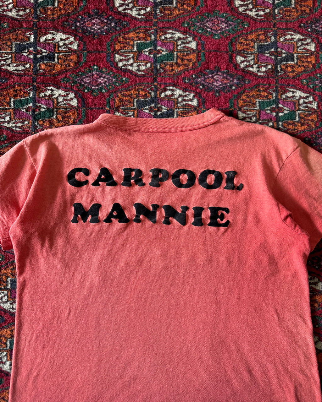 Vintage 1960s/70s Quantrell‘s Raiders carpool faded red flock print T-shirt ￼