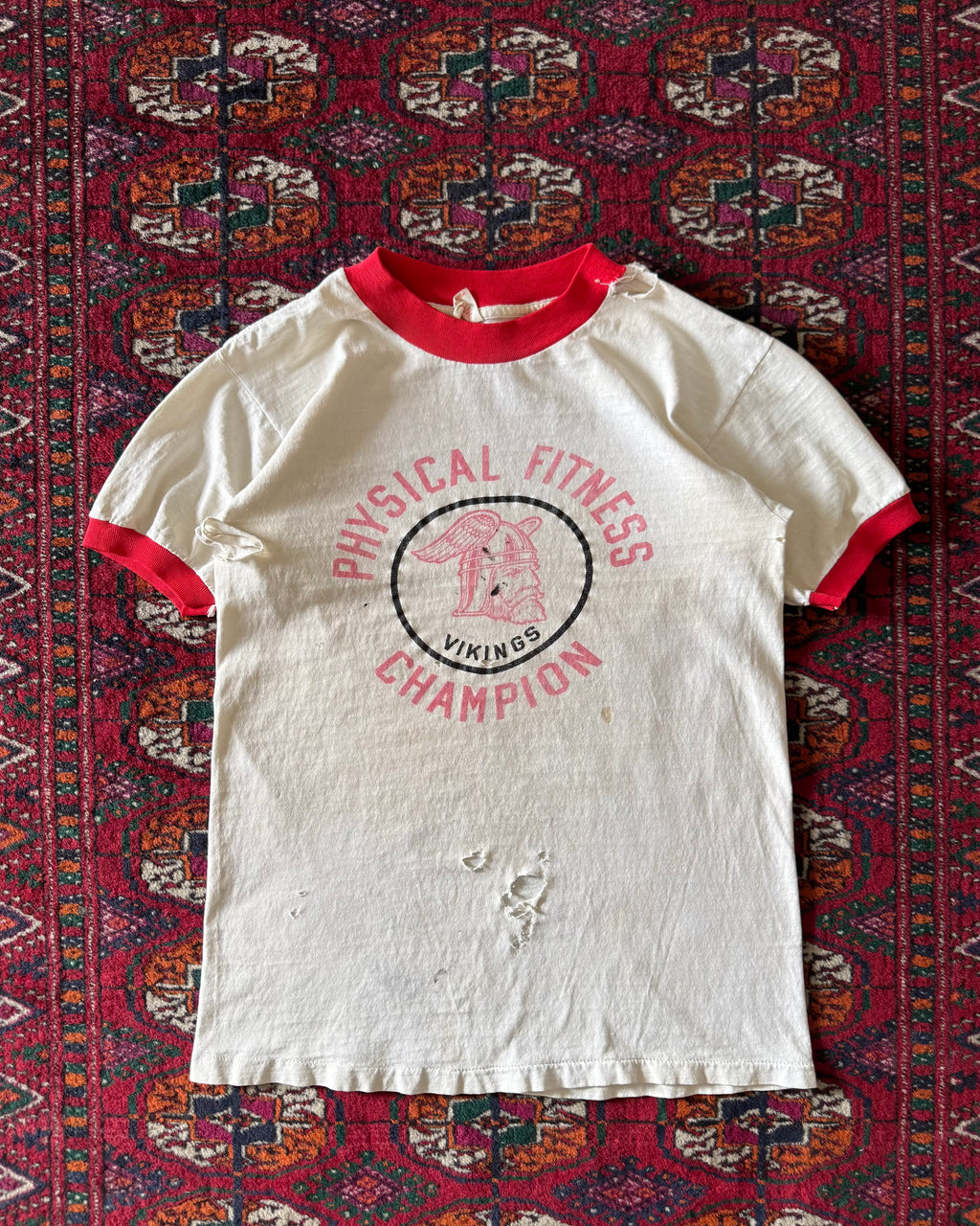 1970s/80s distressed Vikings Fitness ringer ￼