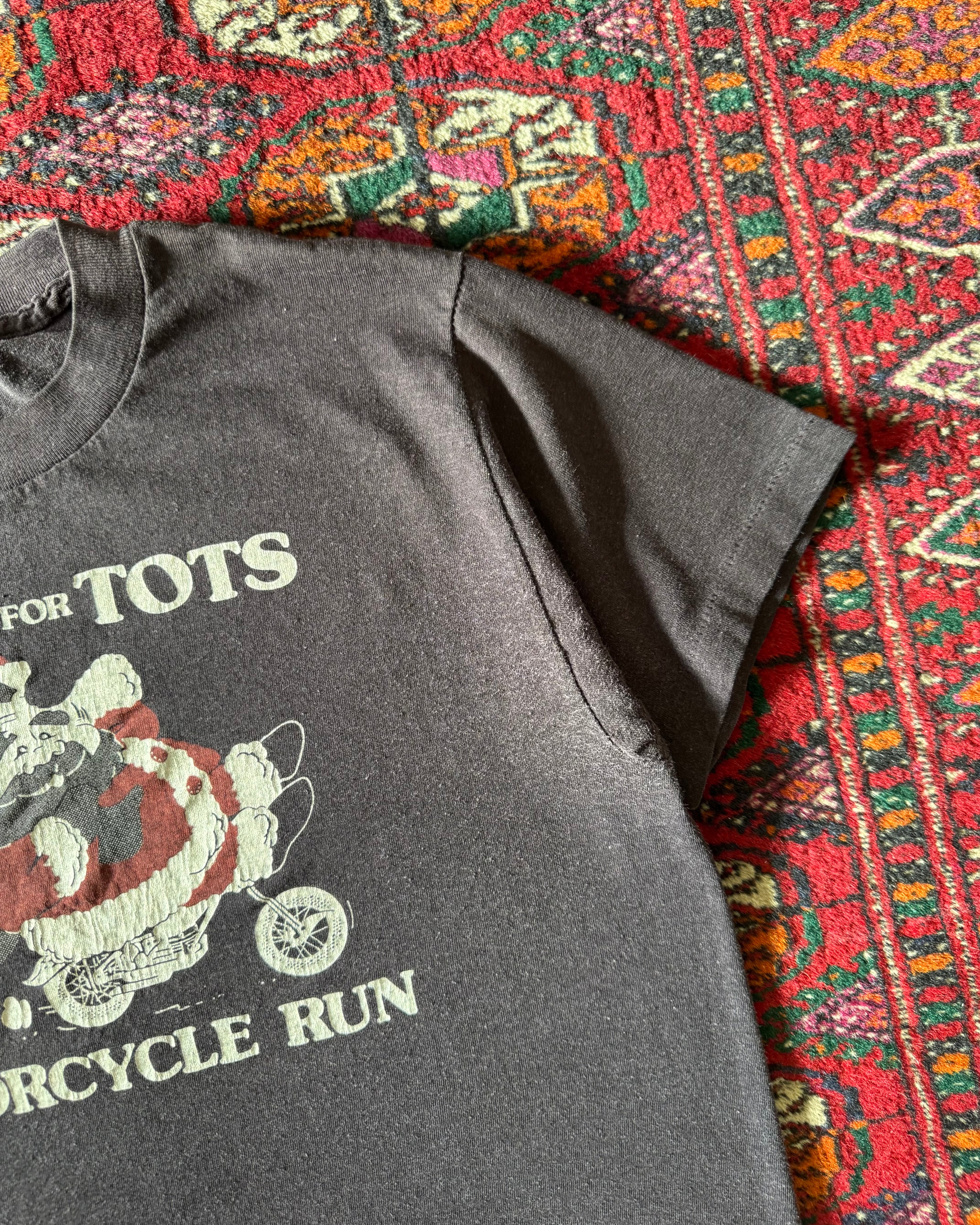 Vintage 1980s toys for tots motorcycle run faded T-shirt ￼