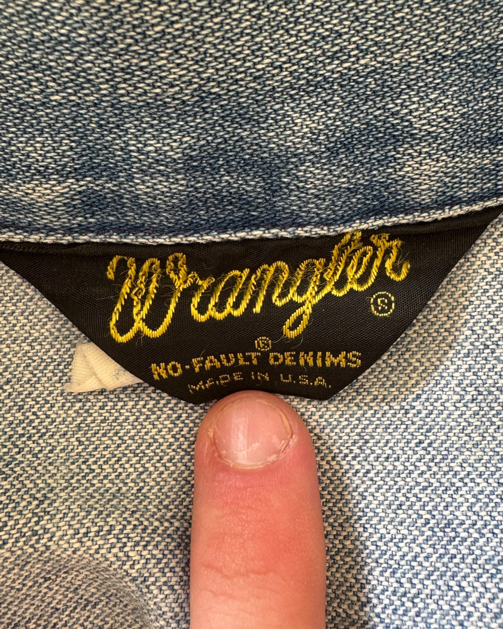1980s wrangler faded no fault denim jacket