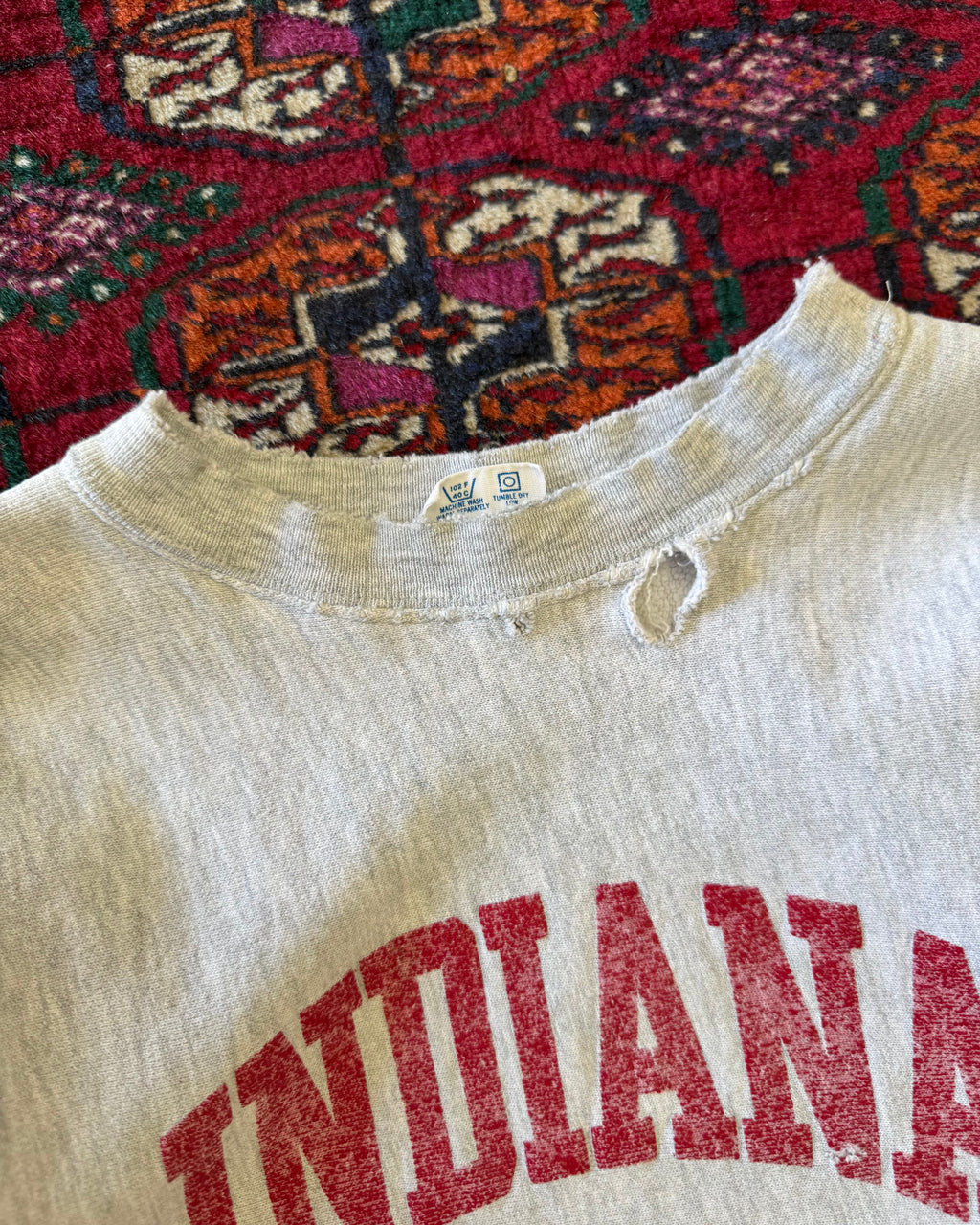 Vintage 1980s distress Indiana University Champion reverse weave ￼