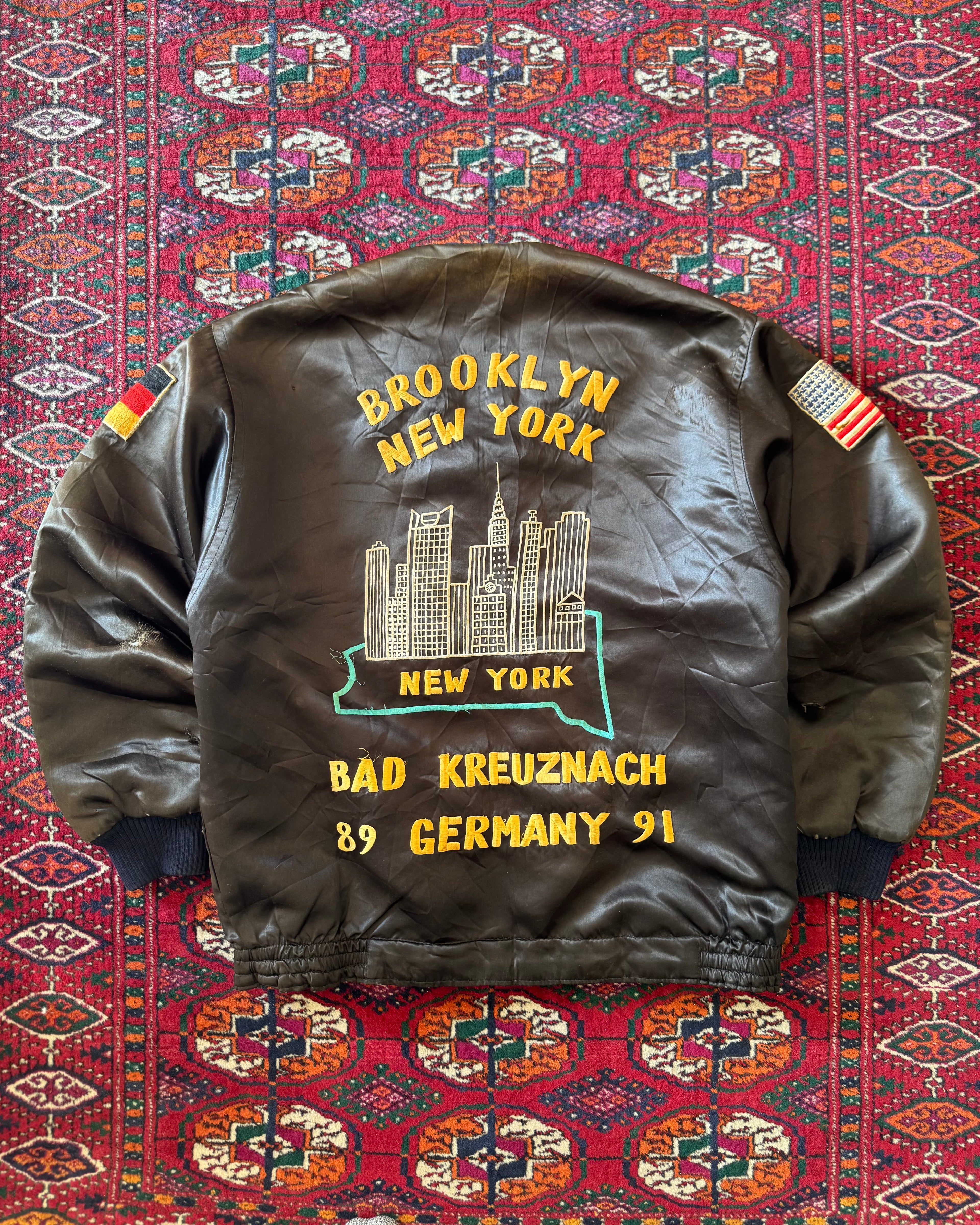 Vintage 1989 Brooklyn, New York German souvenir satin jacket￼