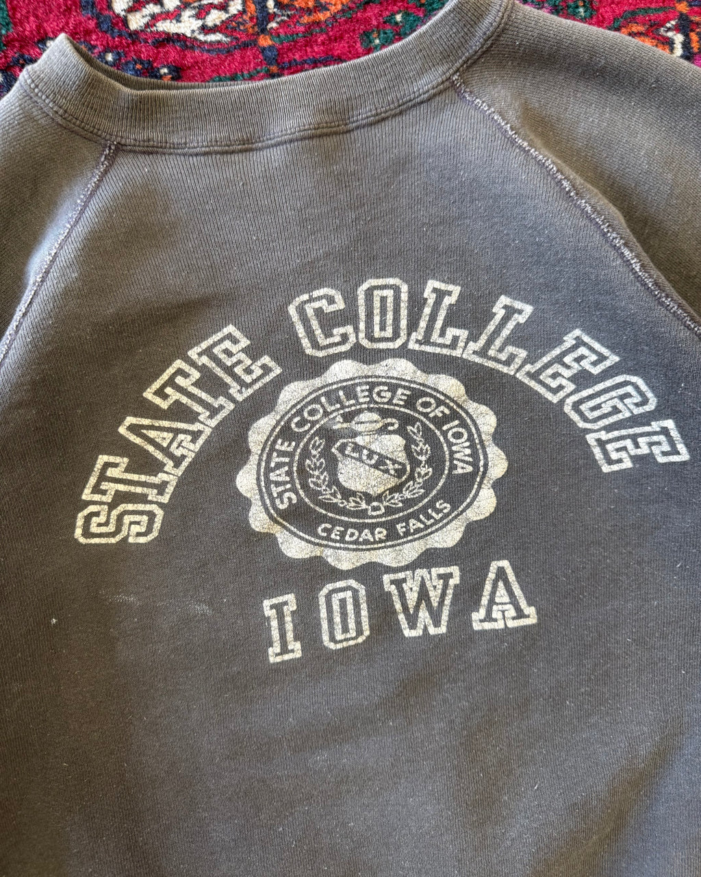 Vintage 1950s Iowa State College faded black sweatshirt