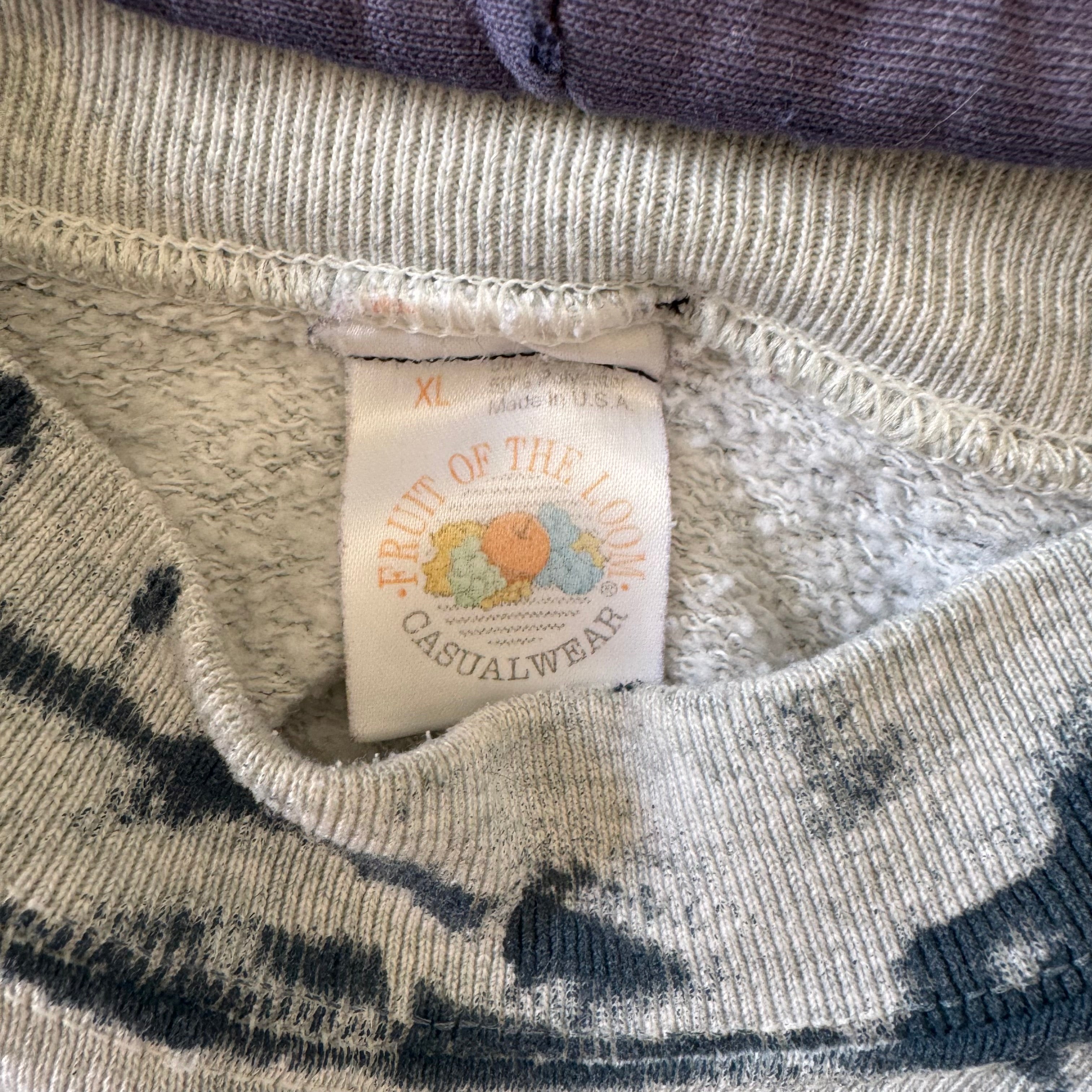 Vintage 90s/80s after hood with paint splatter