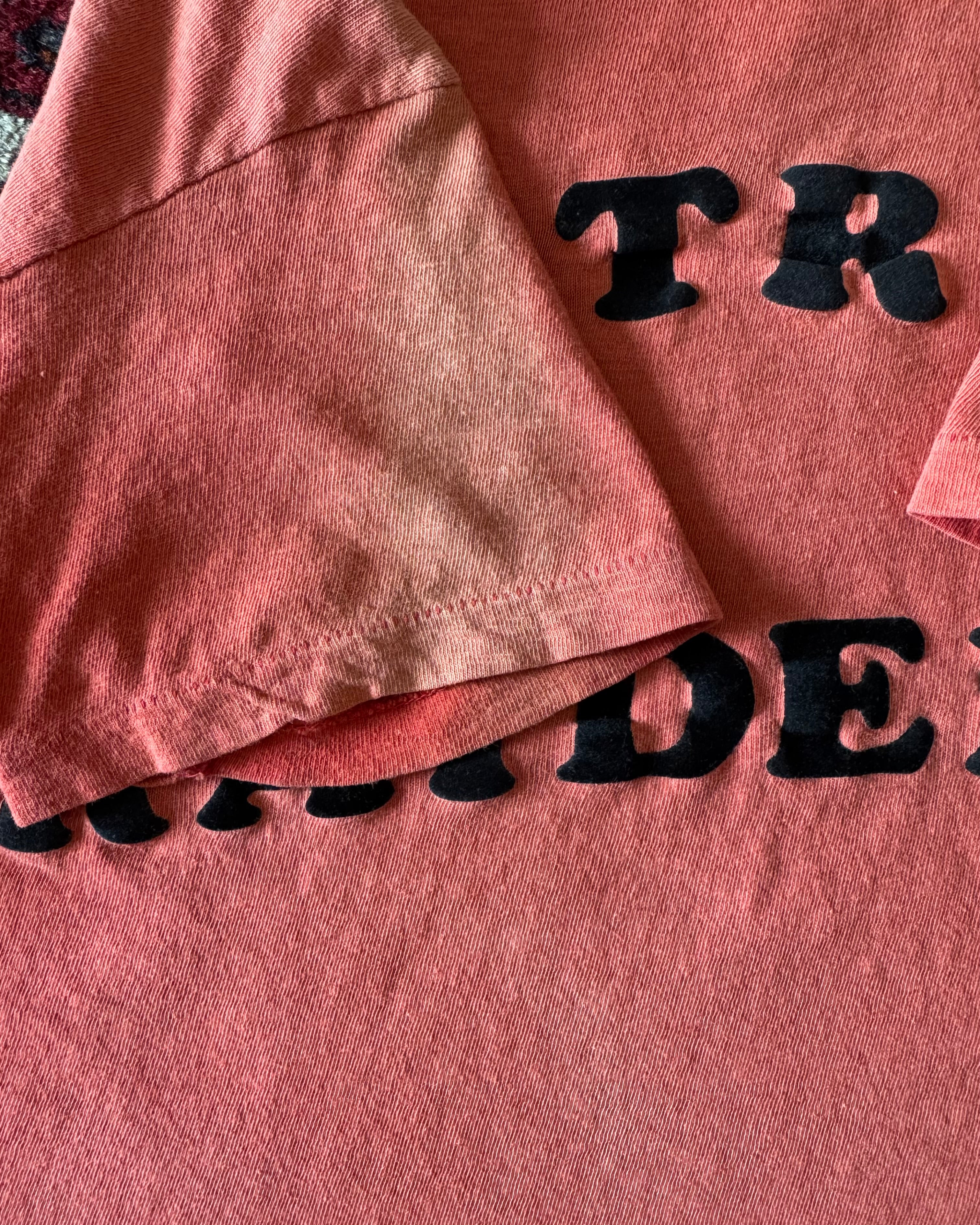 Vintage 1960s/70s Quantrell‘s Raiders carpool faded red flock print T-shirt ￼