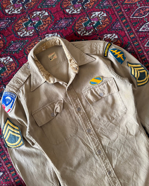 1940s World War II officers, army shirt with airborne and special forces division patches ￼