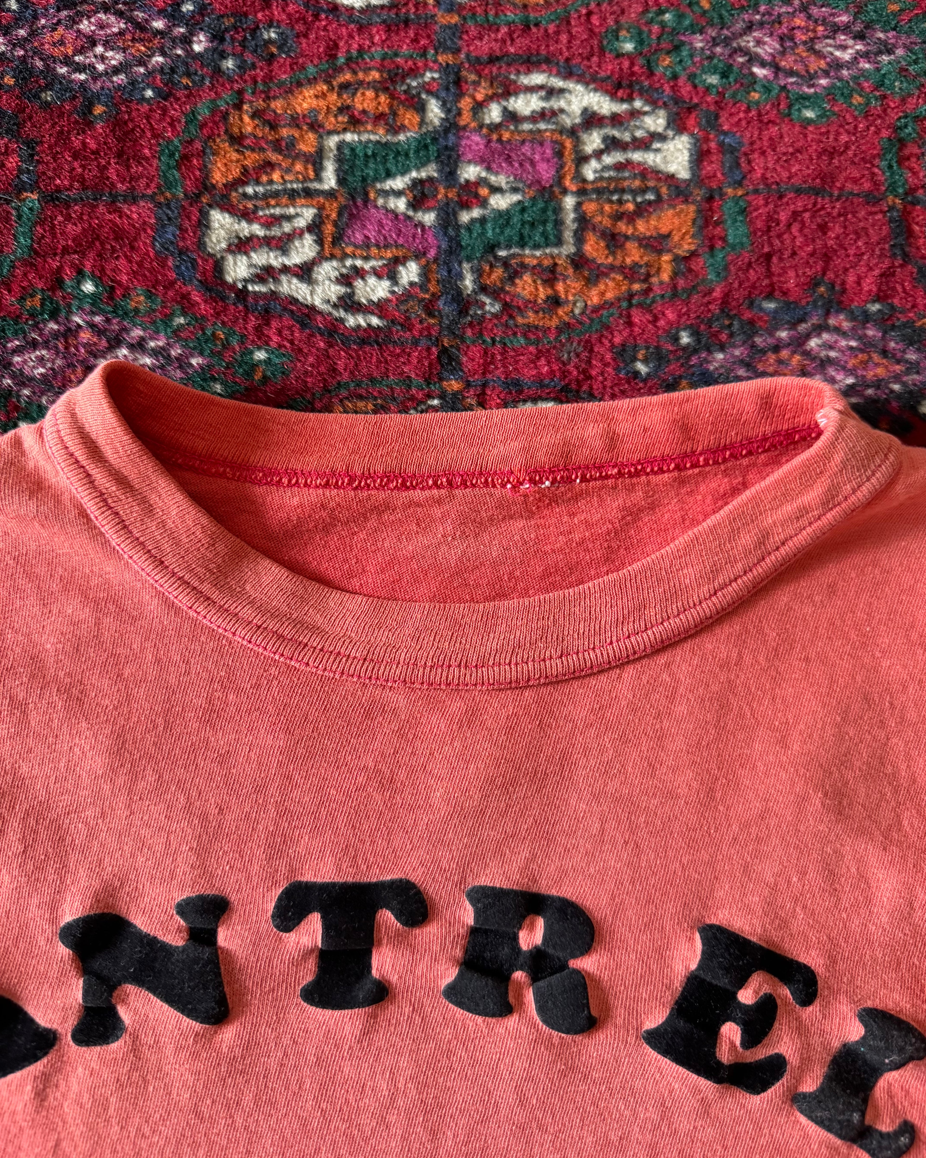 Vintage 1960s/70s Quantrell‘s Raiders carpool faded red flock print T-shirt ￼