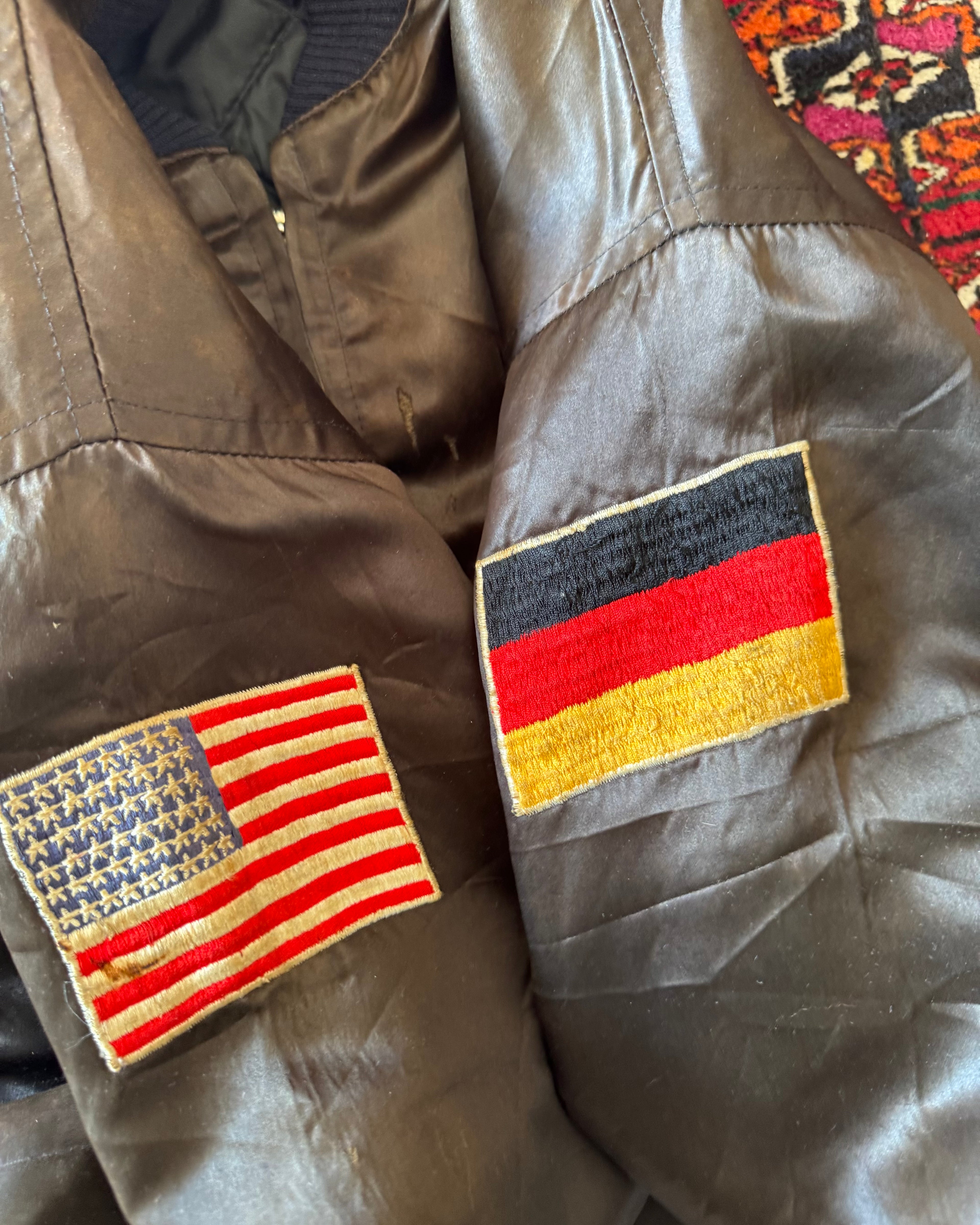 Vintage 1989 Brooklyn, New York German souvenir satin jacket￼
