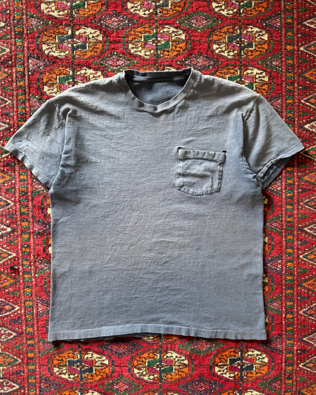 1970s faded/distressed navy pocket tee