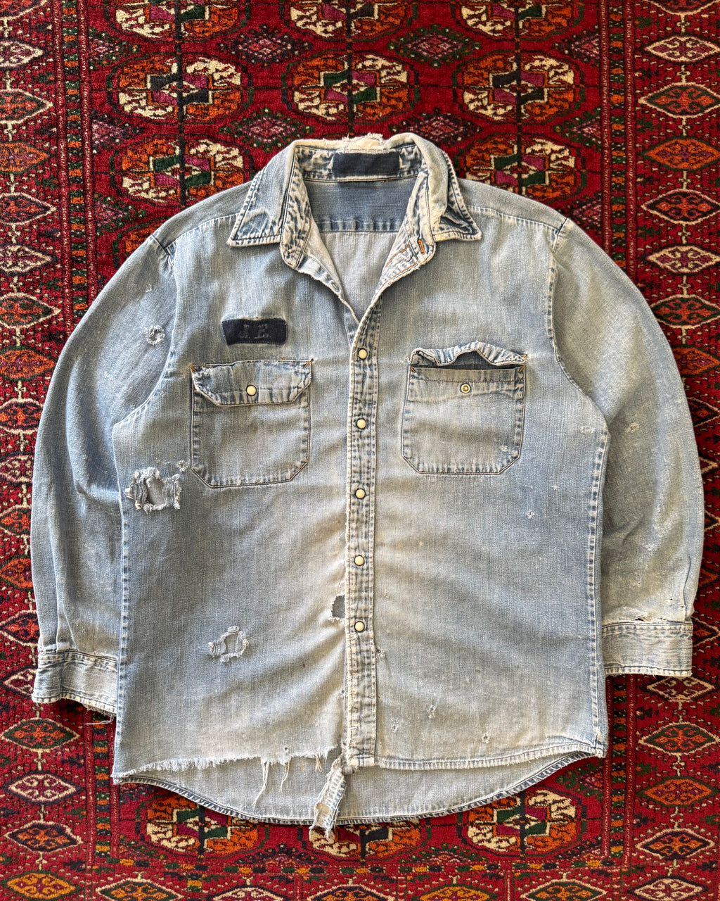 1980s distressed denim pearl snap work shirt