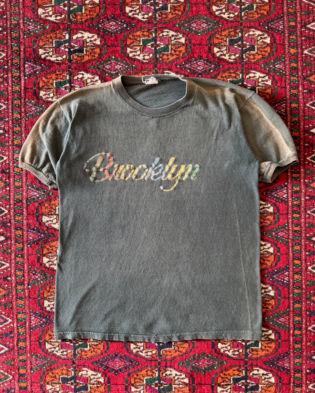 1970s Brooklyn rainbow spell out cuffed tshirt