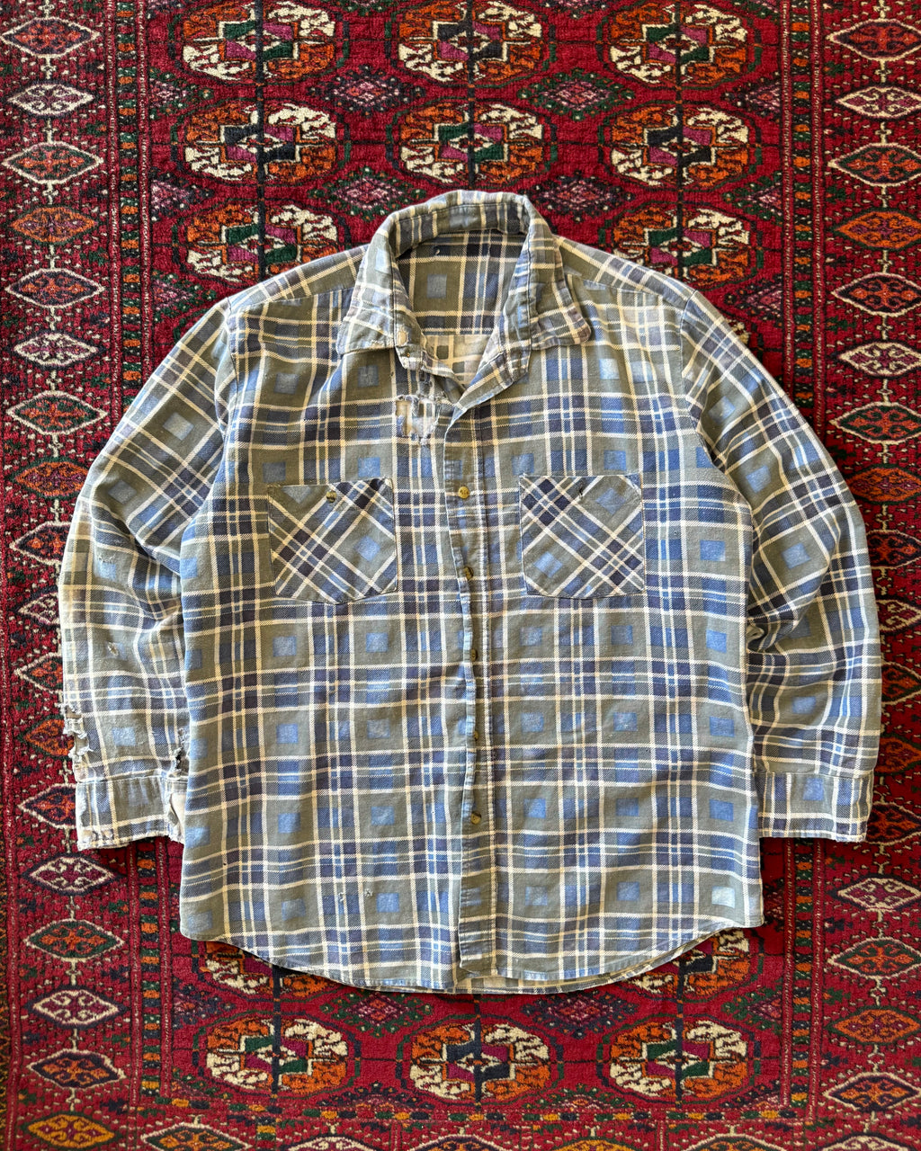 1960s/70s blue plaid distressed flannel ￼